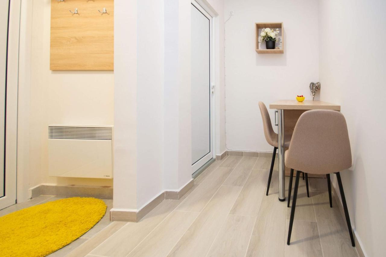 Cvetni Trg Hotel Beograd Bagian luar foto